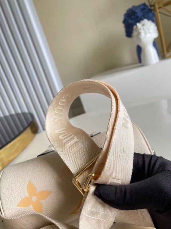 Louis Vuitton Papillon BB Bag By The Pool M45708 BLV529