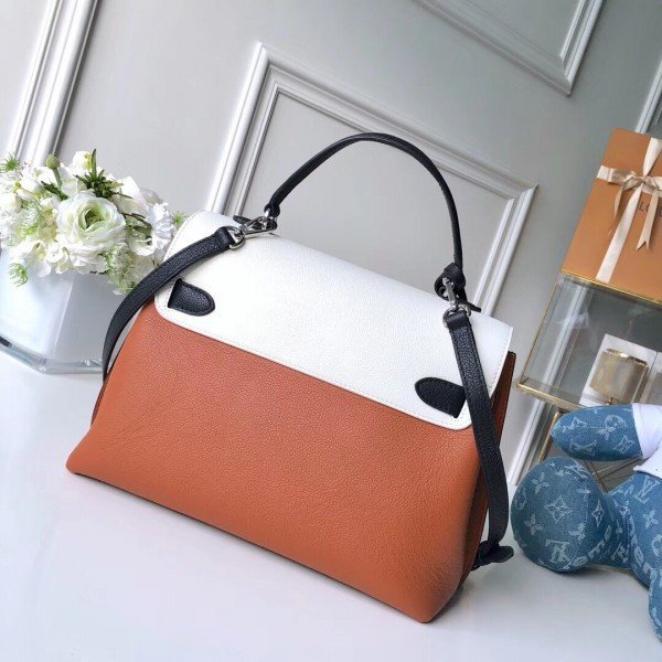 Replica Louis Vuitton Caramel Lockme Ever Bag M52360 BLV736