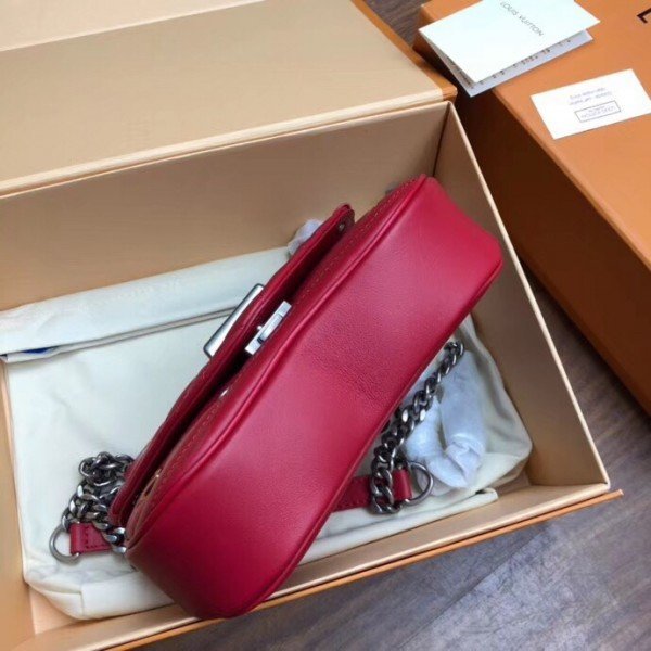 Replica Louis Vuitton Love Lock New Wave Chain Bag PM M53213 BLV624