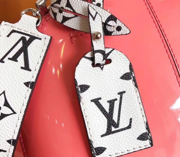 Louis Vuitton Alma BB Bag Patent Leather M54704 BLV666