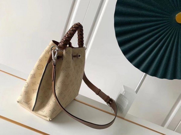Louis Vuitton Muria Bag Mahina Leather M55801 BLV237