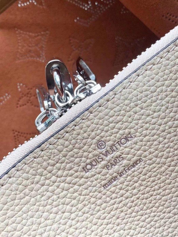 Louis Vuitton Muria Bag Mahina Leather M55801 BLV237