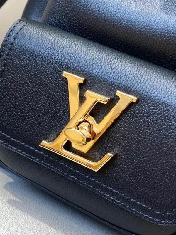 Replica Louis Vuitton Black Lockme Bucket Bag M57687 BLV718