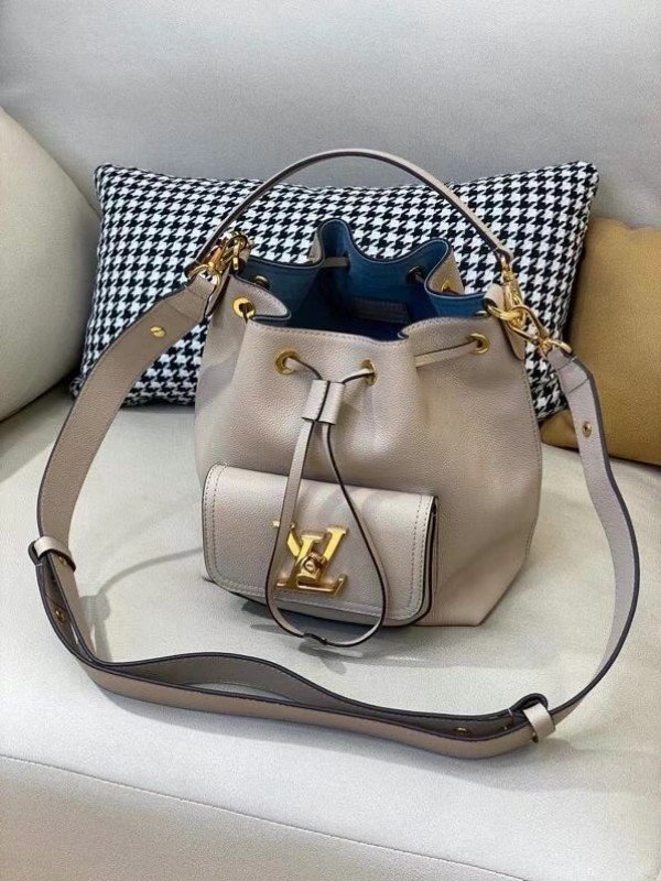 Replica Louis Vuitton Grey Lockme Bucket Bag M57688 BLV719