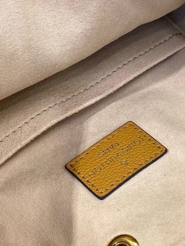 Replica Louis Vuitton Brwon Lockme Bucket Bag M57689 BLV732