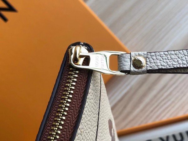 Replica Louis Vuitton Daily Pouch Monogram Empreinte M80174 BLV596