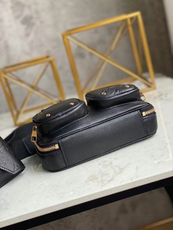 Replica Louis Vuitton Utility Crossbody Bag In Black Leather M80450 BLV716