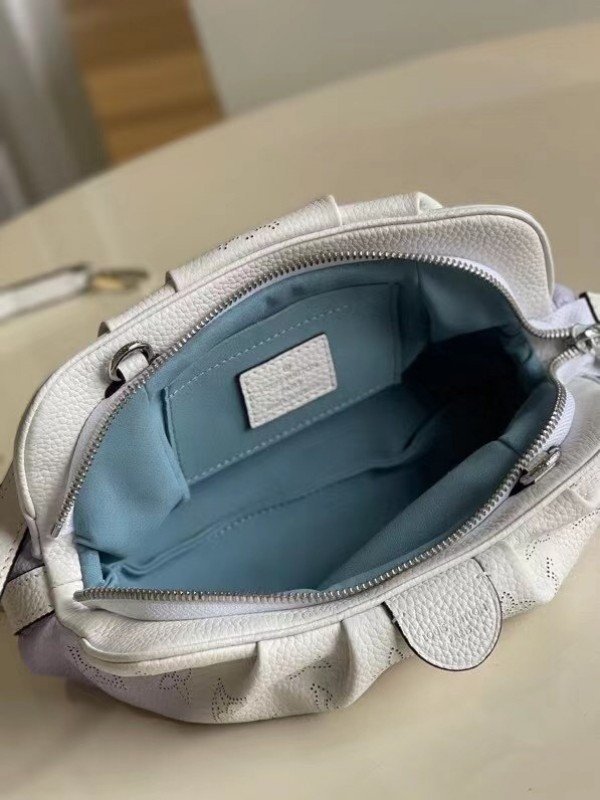 Louis Vuitton Scala Mini Pouch Gradient Blue Mahina Leather M80497 BLV248