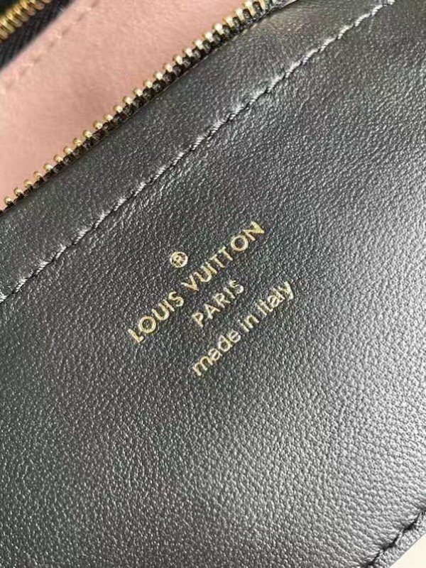 Louis Vuitton Black Coussin Pochette Bag M80742 BLV703