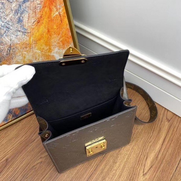 Replica Louis Vuitton Spring Street Monogram Vernis M90567 BLV599
