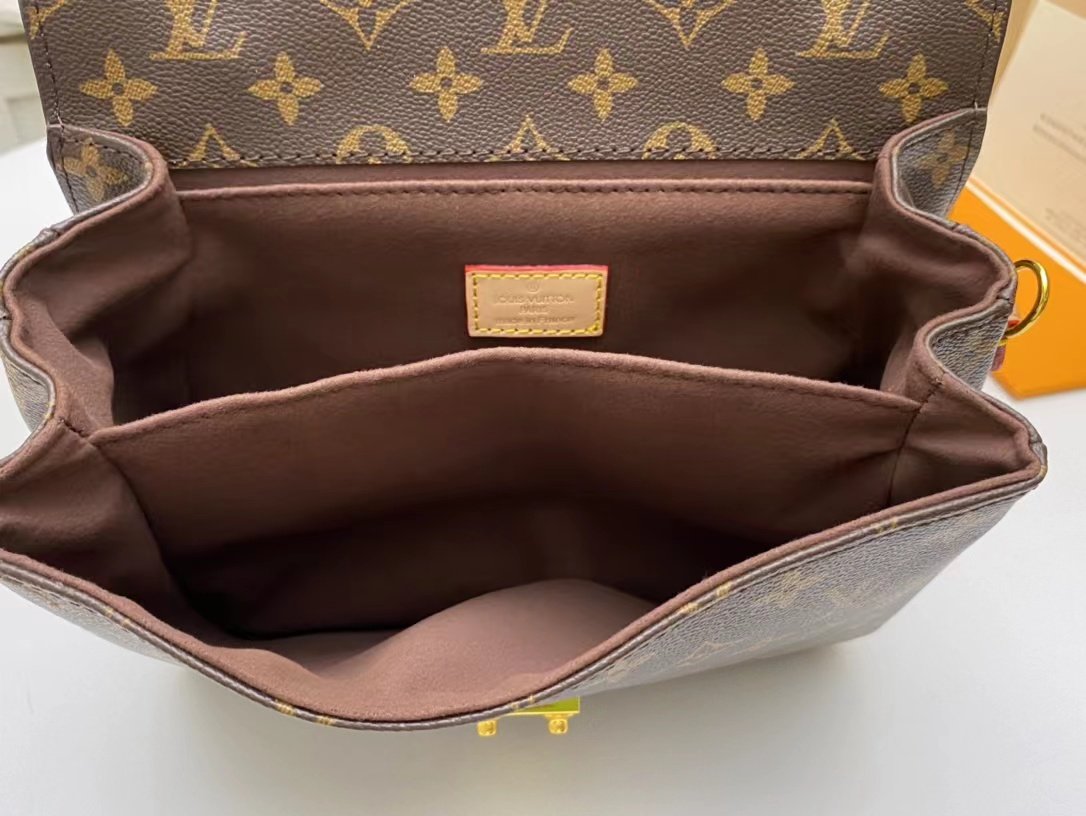 Louis Vuitton Pochette Metis Bag Monogram Empreinte M41465