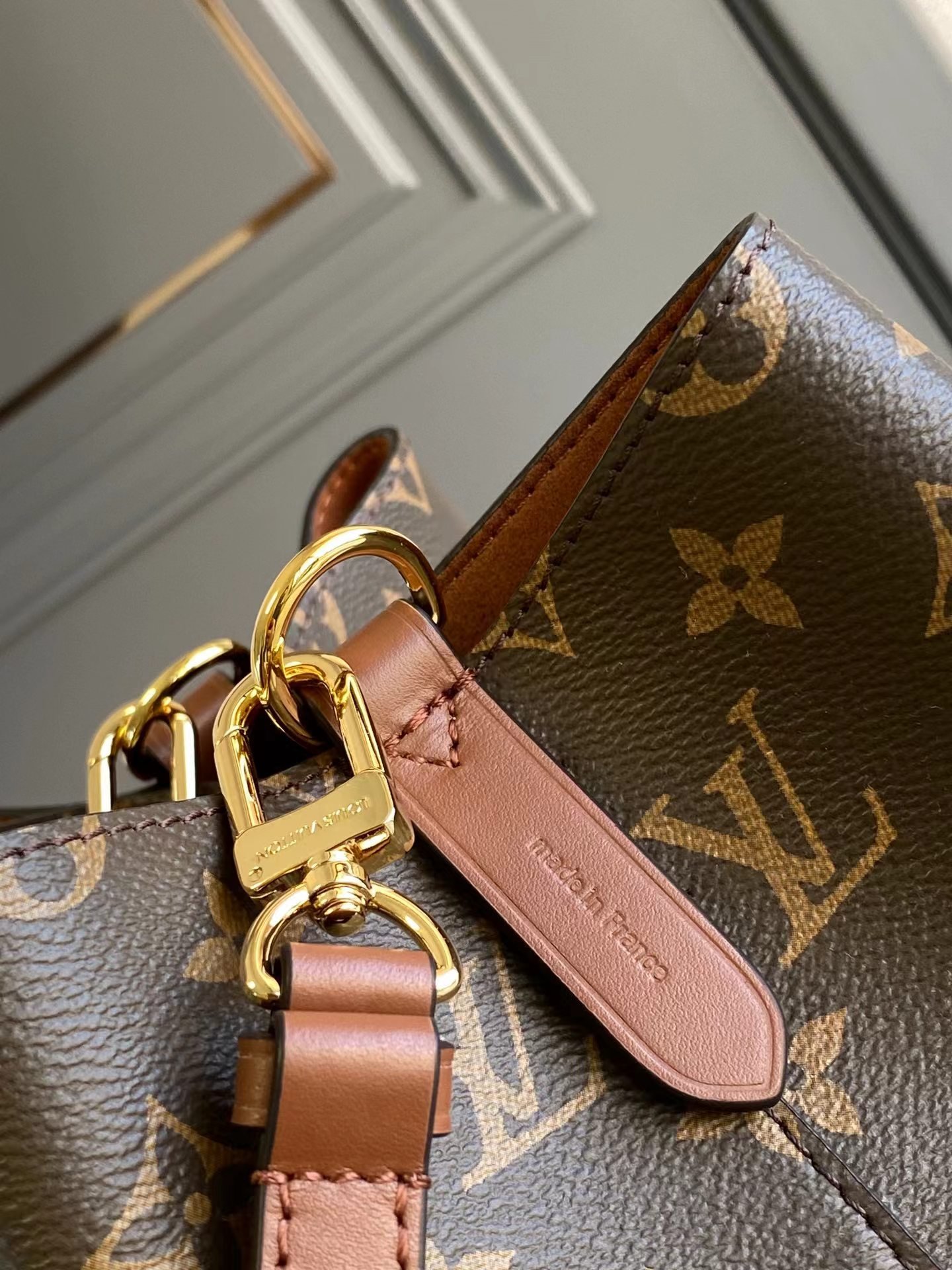 Louis Vuitton NeoNoe MM Bag Monogram Empreinte M44887