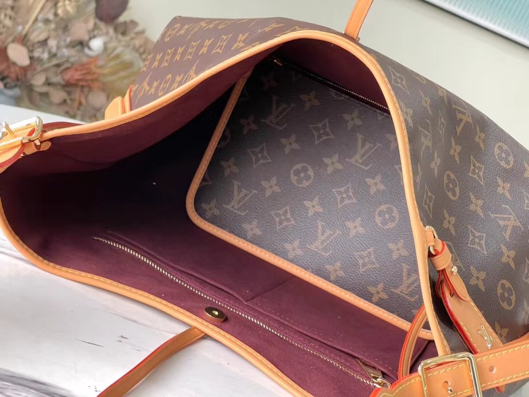 Louis Vuitton CarryAll MM M46197