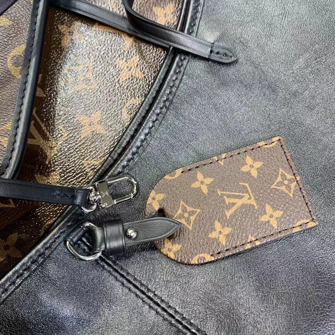 Louis Vuitton CarryAll MM M25143