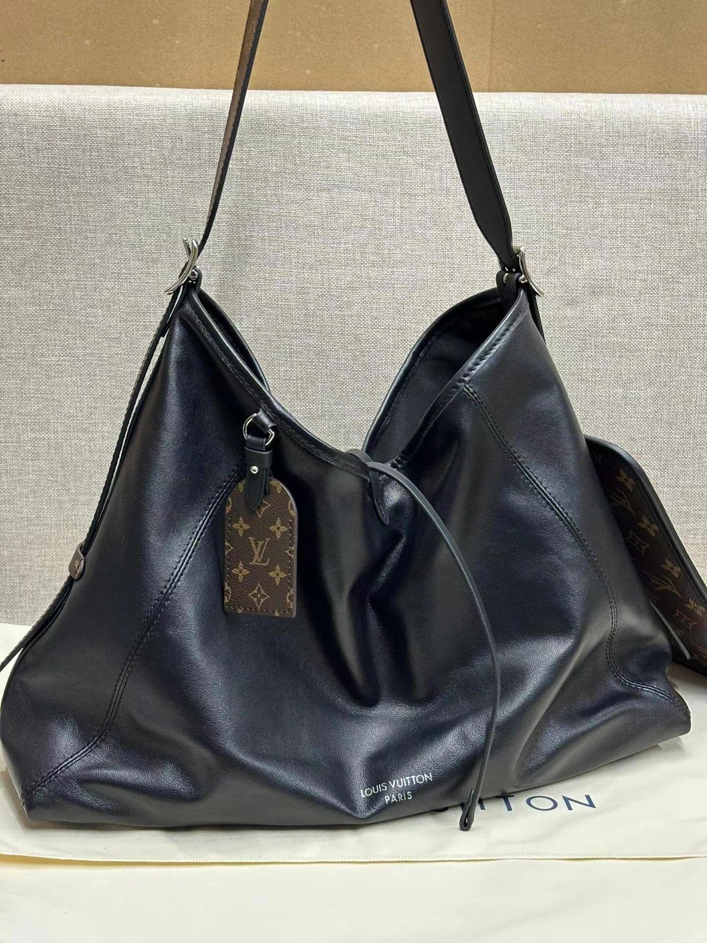 Louis Vuitton CarryAll MM M25143 photo review
