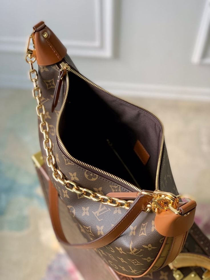 Louis Vuitton  Loop Hobo  M46311
