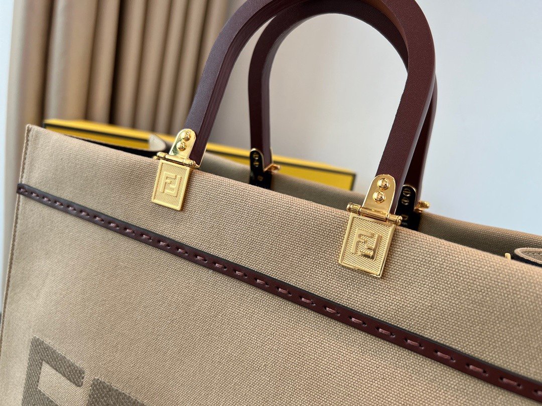 FENDI 8BH372 FENDI LARGE SUNSHINE SHOPPER BAG APRICOT LEATHER