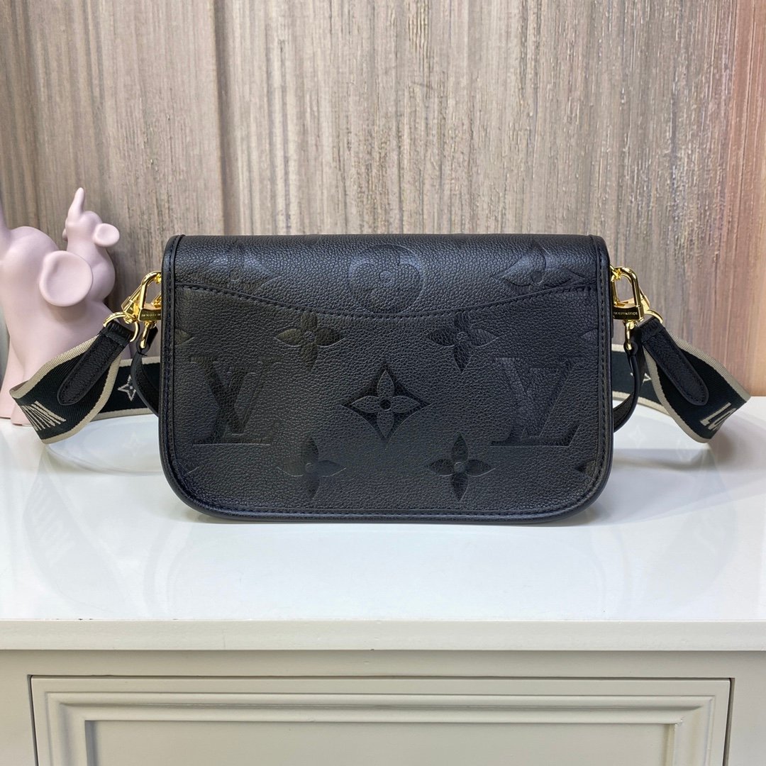 Louis Vuitton  Diane black M46386