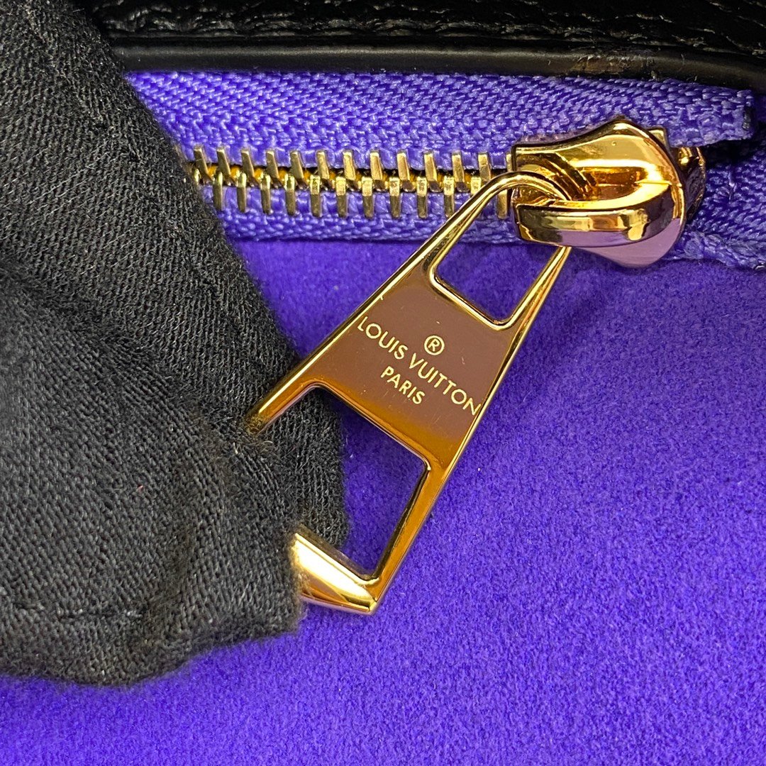 Louis Vuitton  Diane black M46386