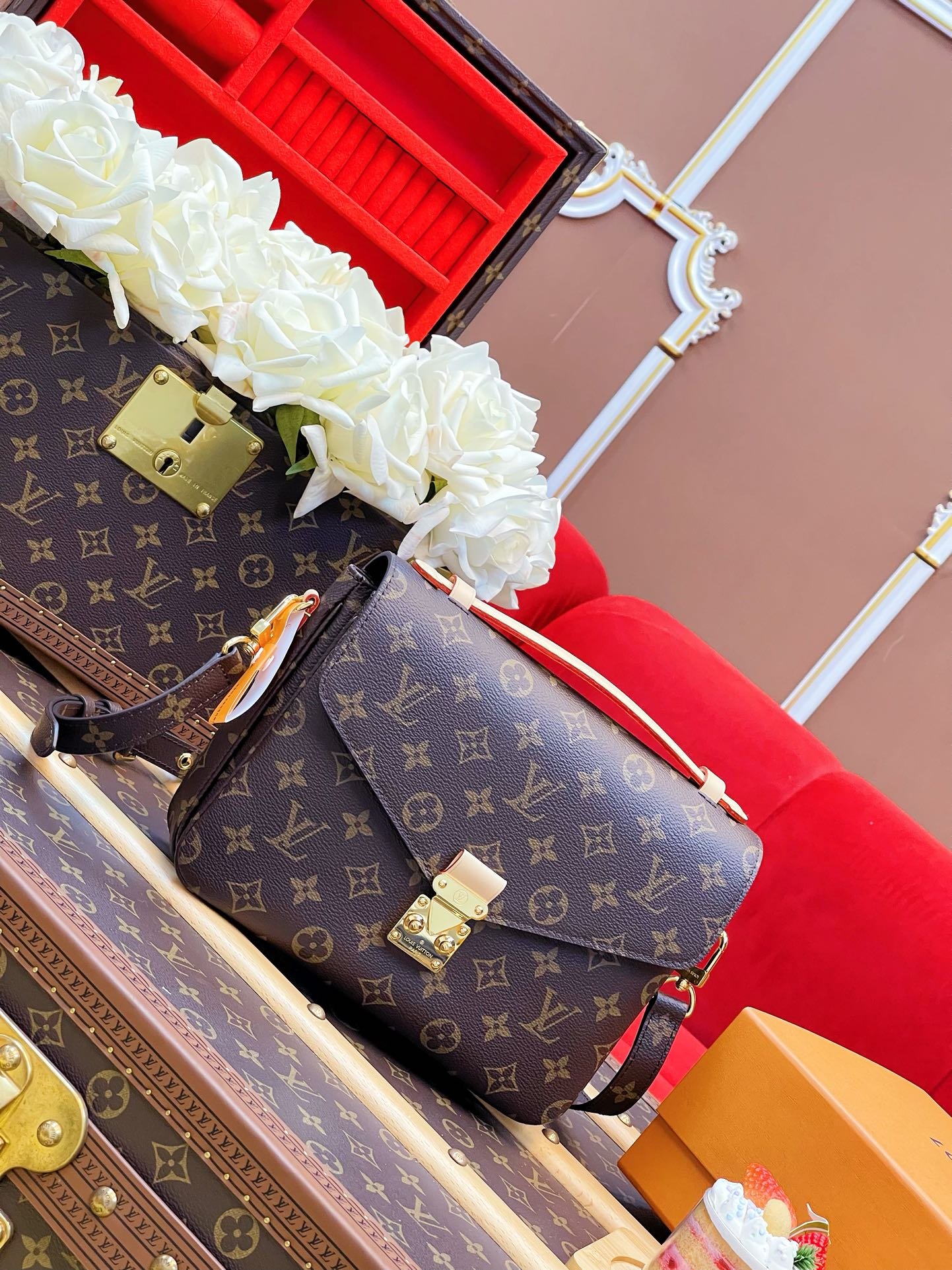 Replica Louis Vuitton Pochette Métis M44875