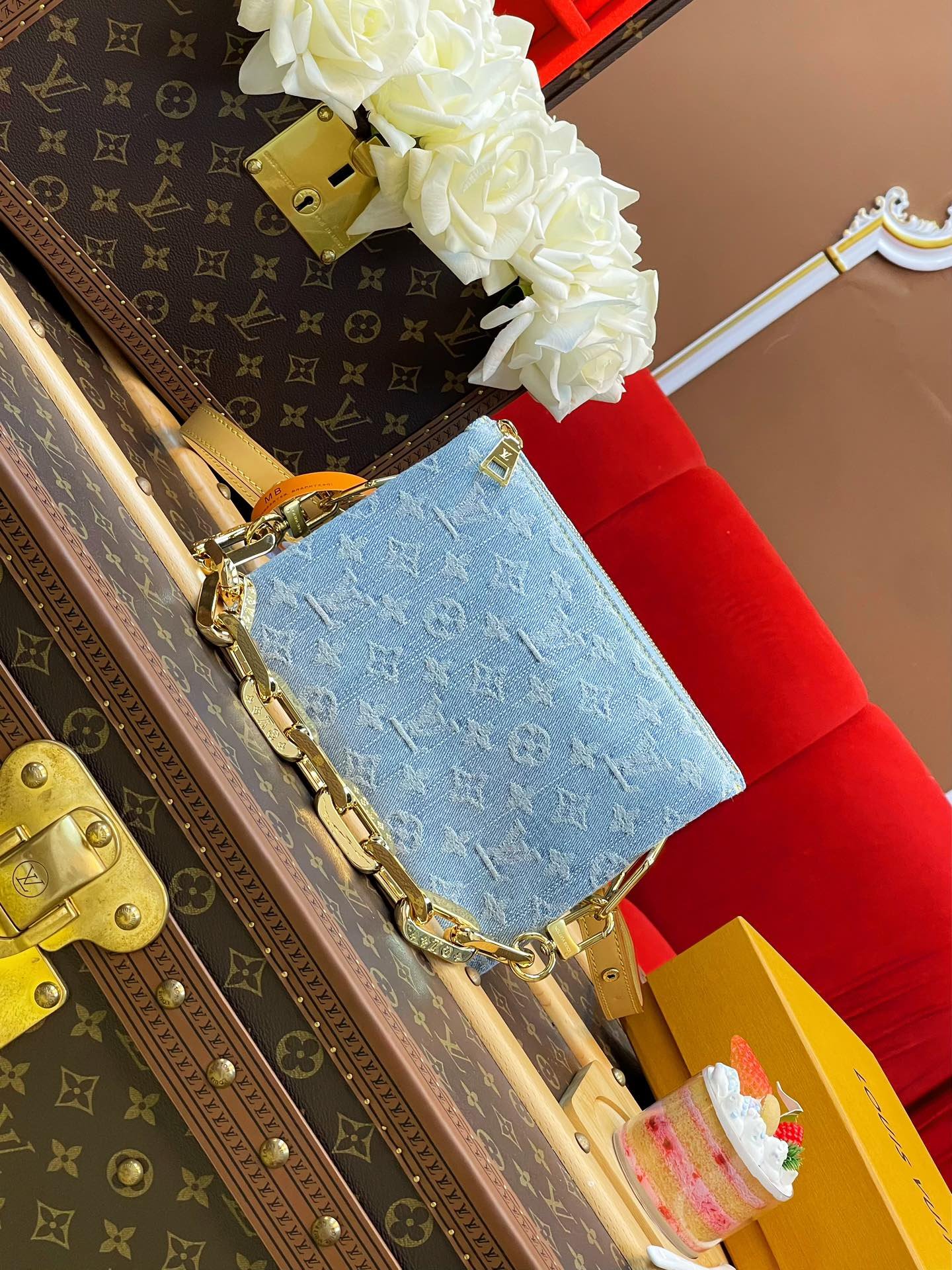 Louis Vuitton Coussin BB M11401