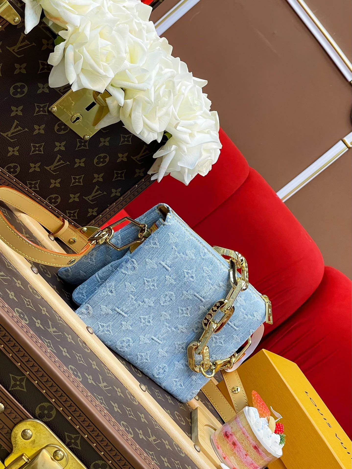 Louis Vuitton Coussin BB M11401
