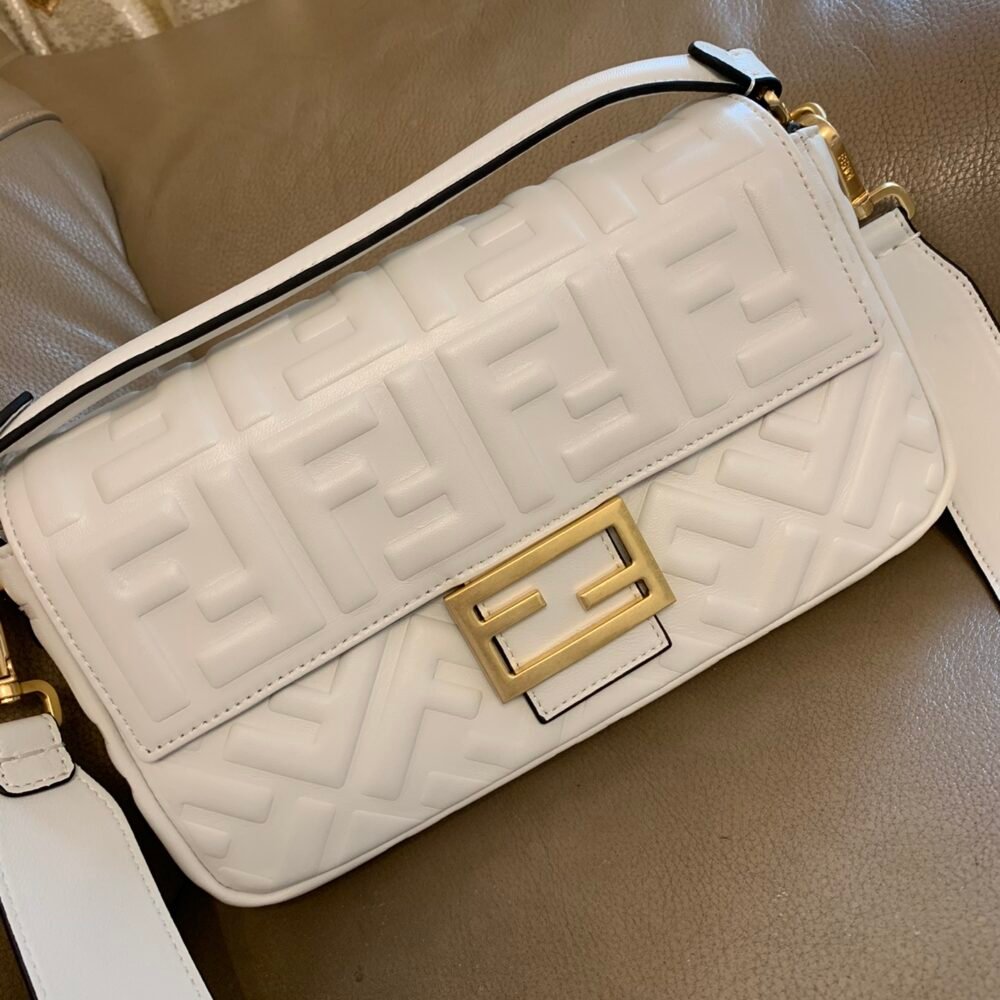 Replica Fendi Baguette medium white