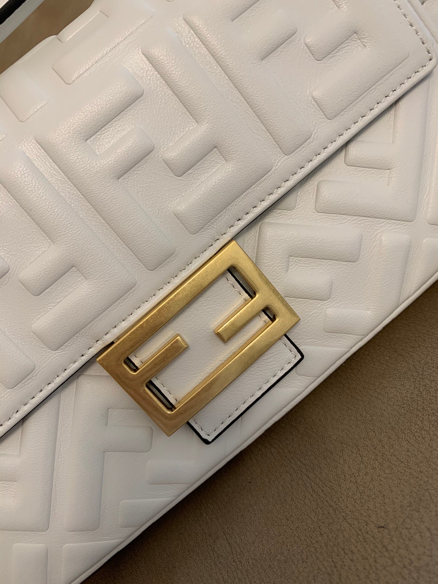 Fendi Baguette medium white
