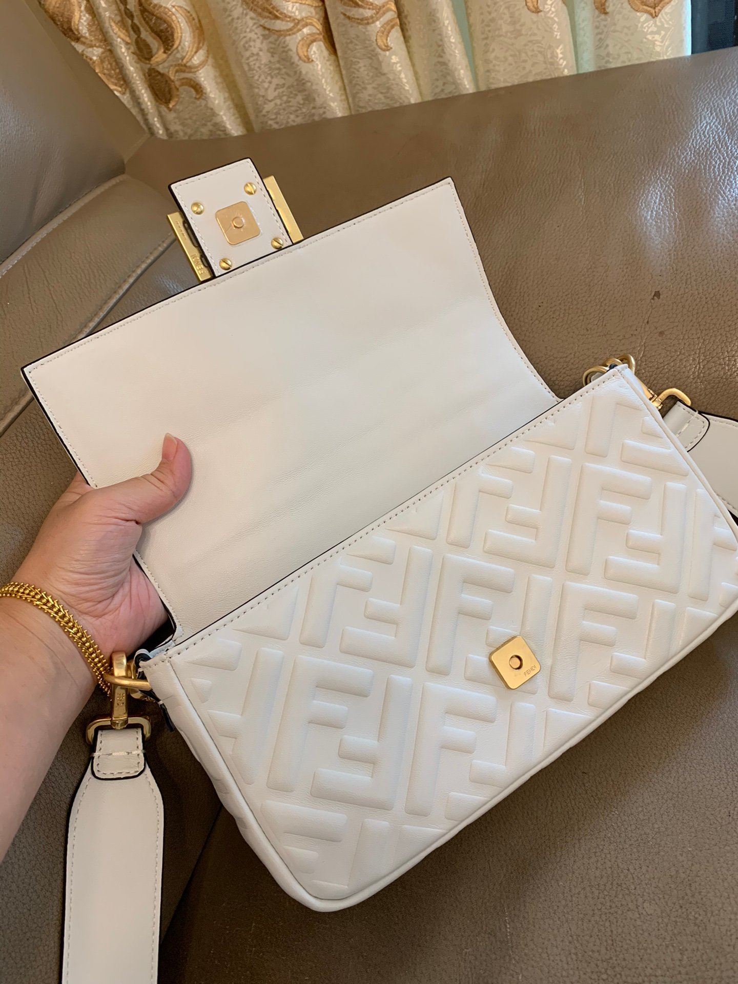 Fendi Baguette medium white