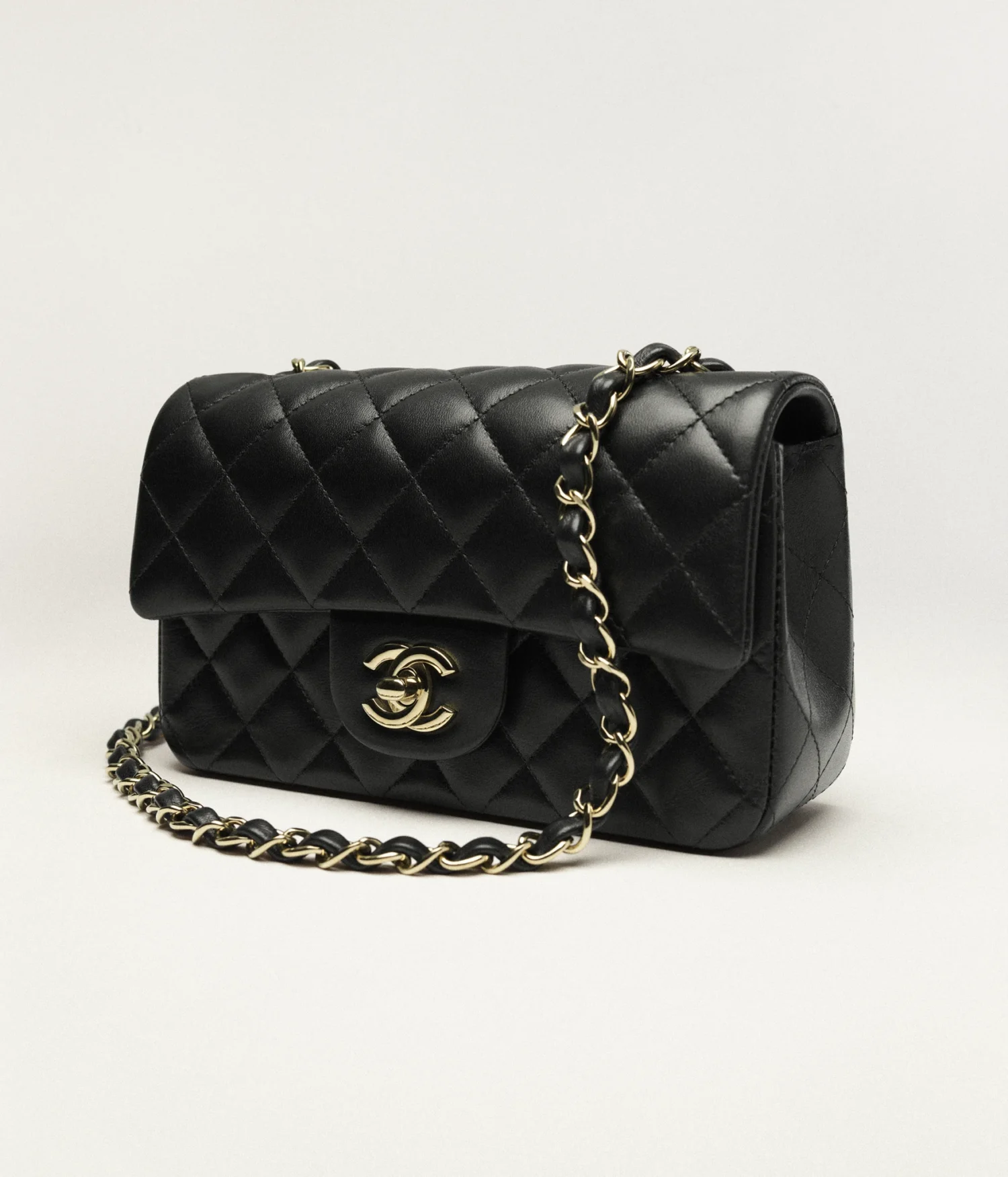 Mirror Top Chanel CF11.12 Black