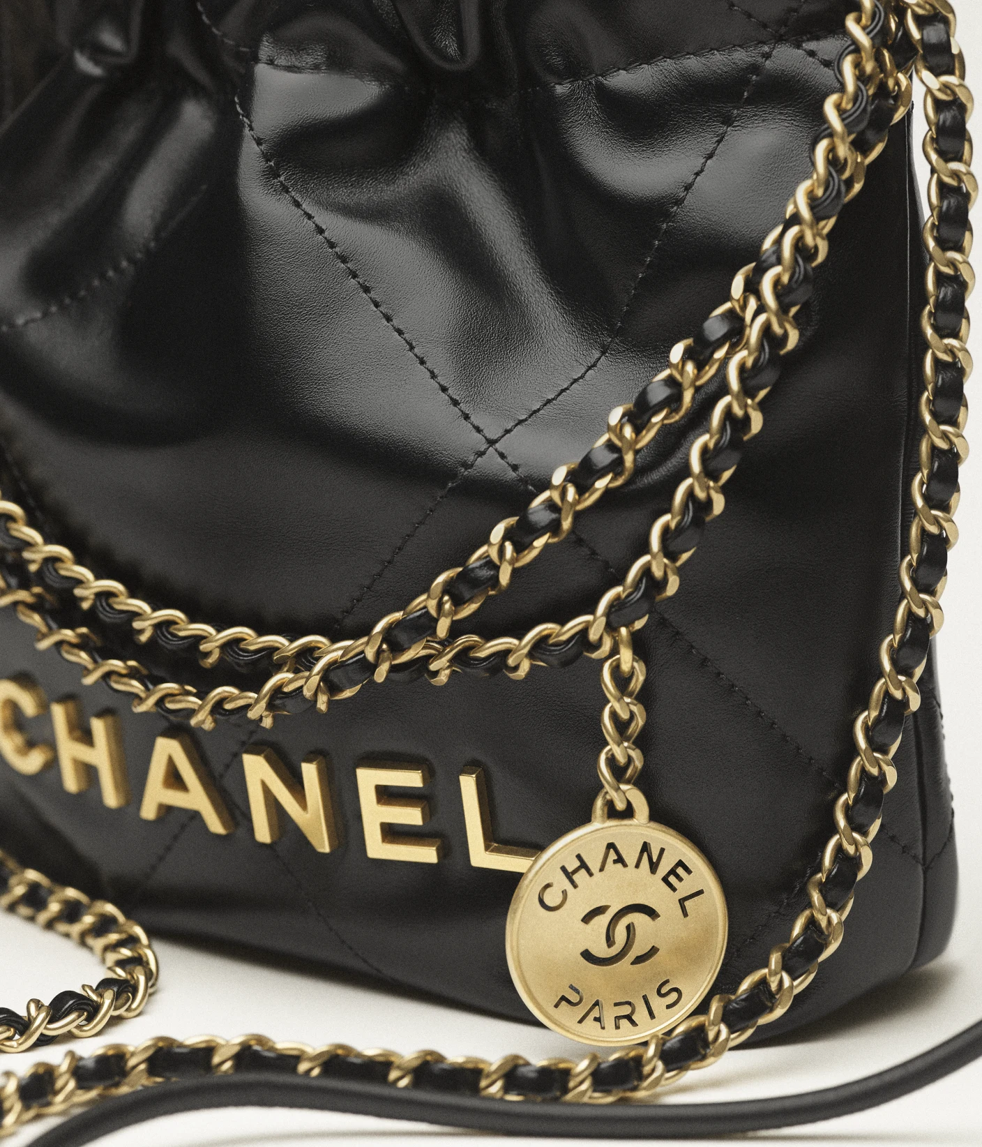 Mirror Top CHANEL 22 Mini Handbag GOLD